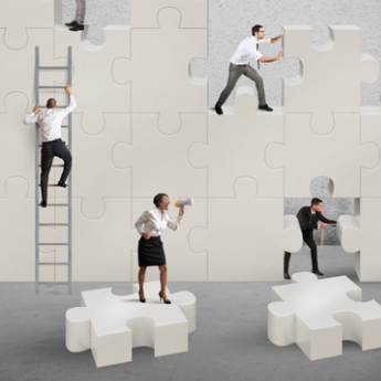 Developing Team พัฒนาผู้นำให้บริหารงานที่สร้างการเติบโตของธุรกิจ และ Engagement ไปพร้อมกัน โดยการมุ่งเน้นให้ทีมงานมีการพัฒนาศักยภาพให้สูงขึ้นตลอดเวลาเพื่อรองรับการเปลี่ยนแปลงของโลก